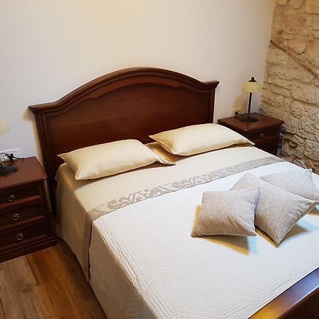 Antique Apartment Arsenale Rovinj Ngoại thất bức ảnh
