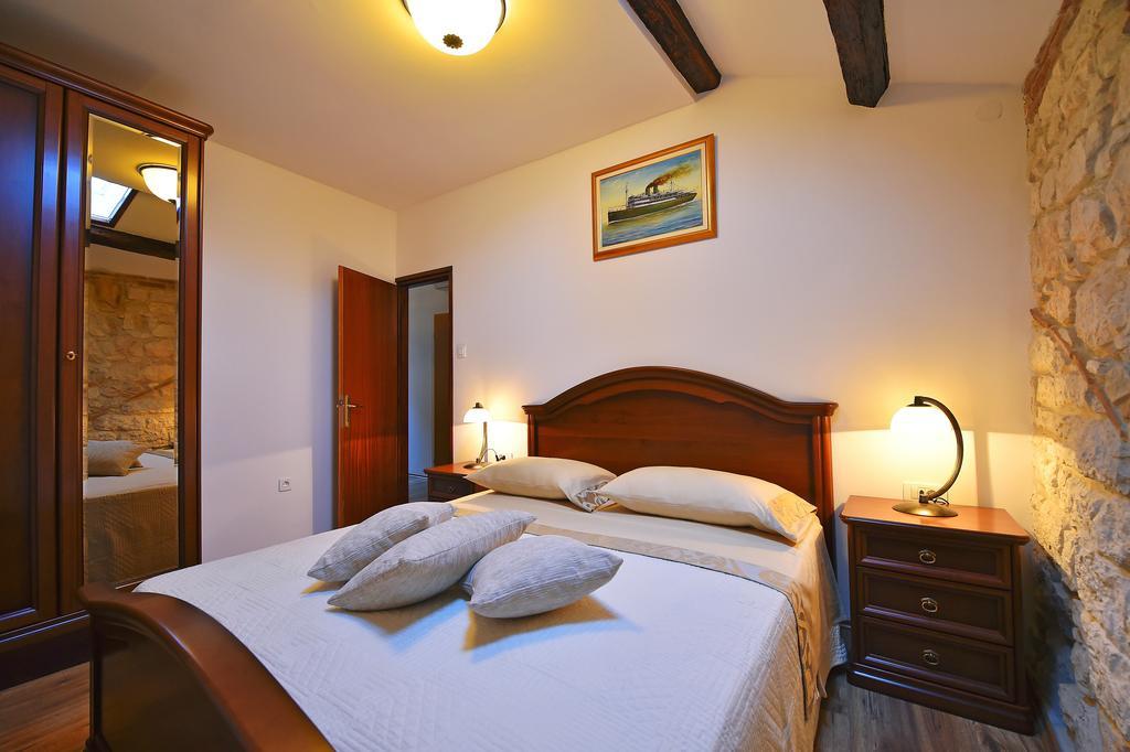 Antique Apartment Arsenale Rovinj Ngoại thất bức ảnh