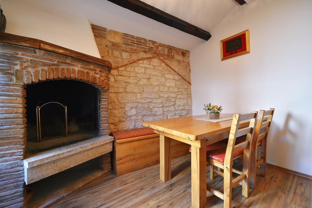 Antique Apartment Arsenale Rovinj Ngoại thất bức ảnh