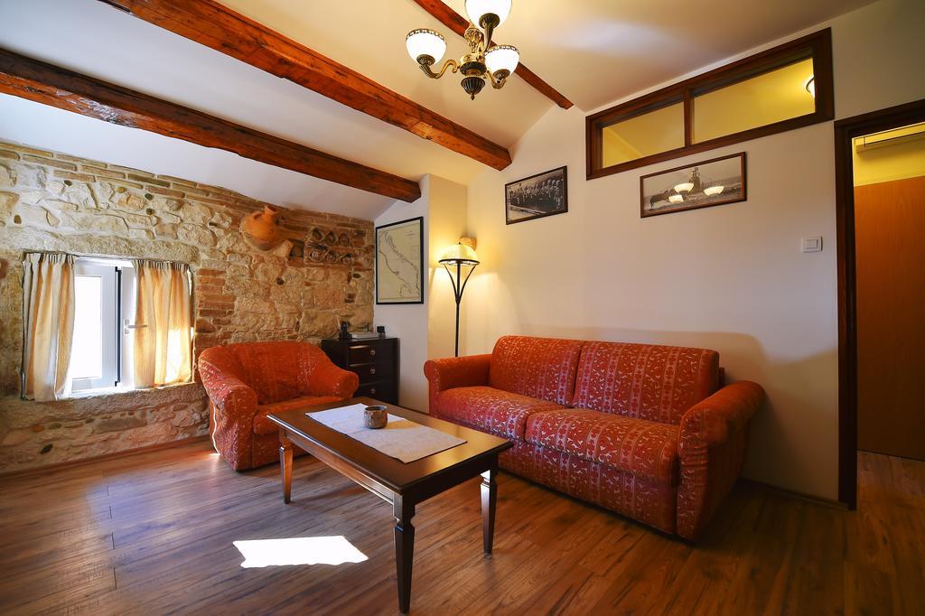 Antique Apartment Arsenale Rovinj Ngoại thất bức ảnh