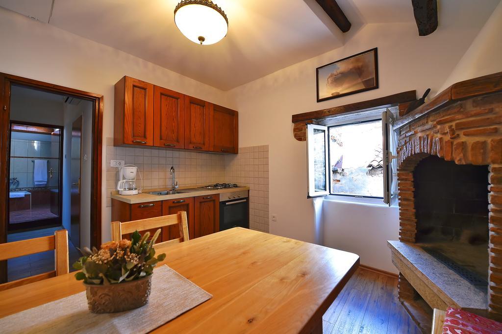 Antique Apartment Arsenale Rovinj Ngoại thất bức ảnh