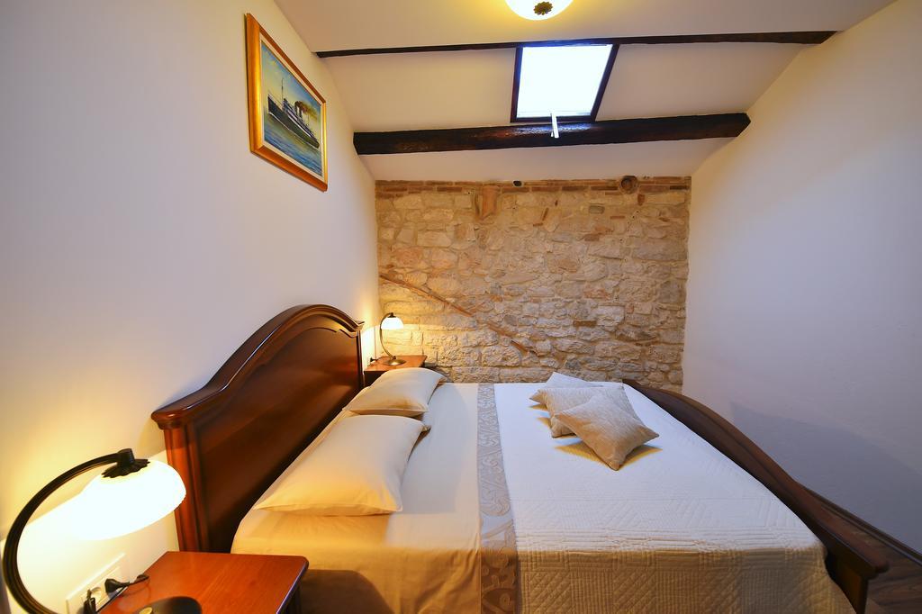 Antique Apartment Arsenale Rovinj Ngoại thất bức ảnh
